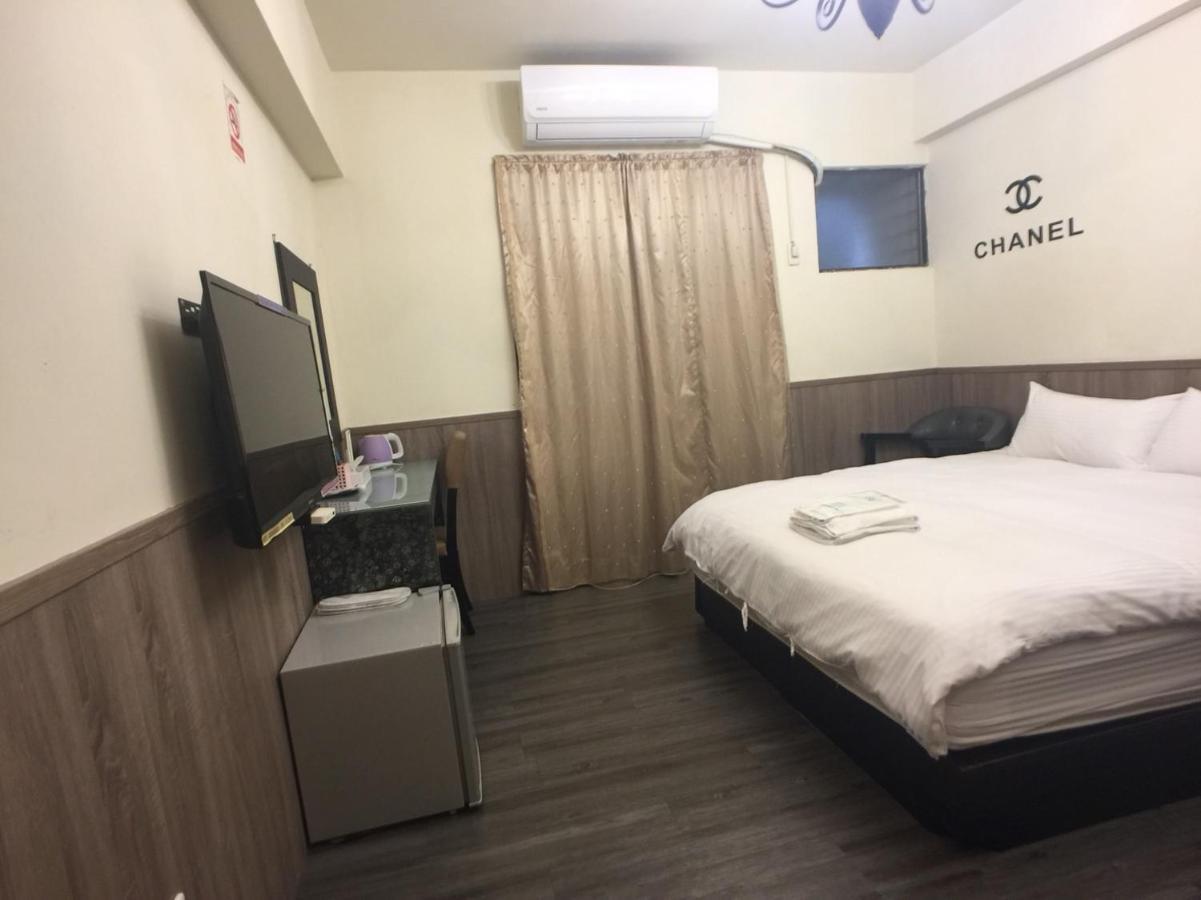 Love Feng Jia Apartment Hotel Taichung Luaran gambar