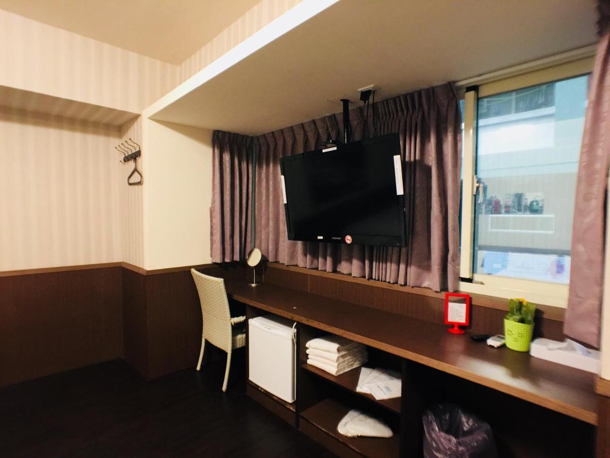 Love Feng Jia Apartment Hotel Taichung Luaran gambar