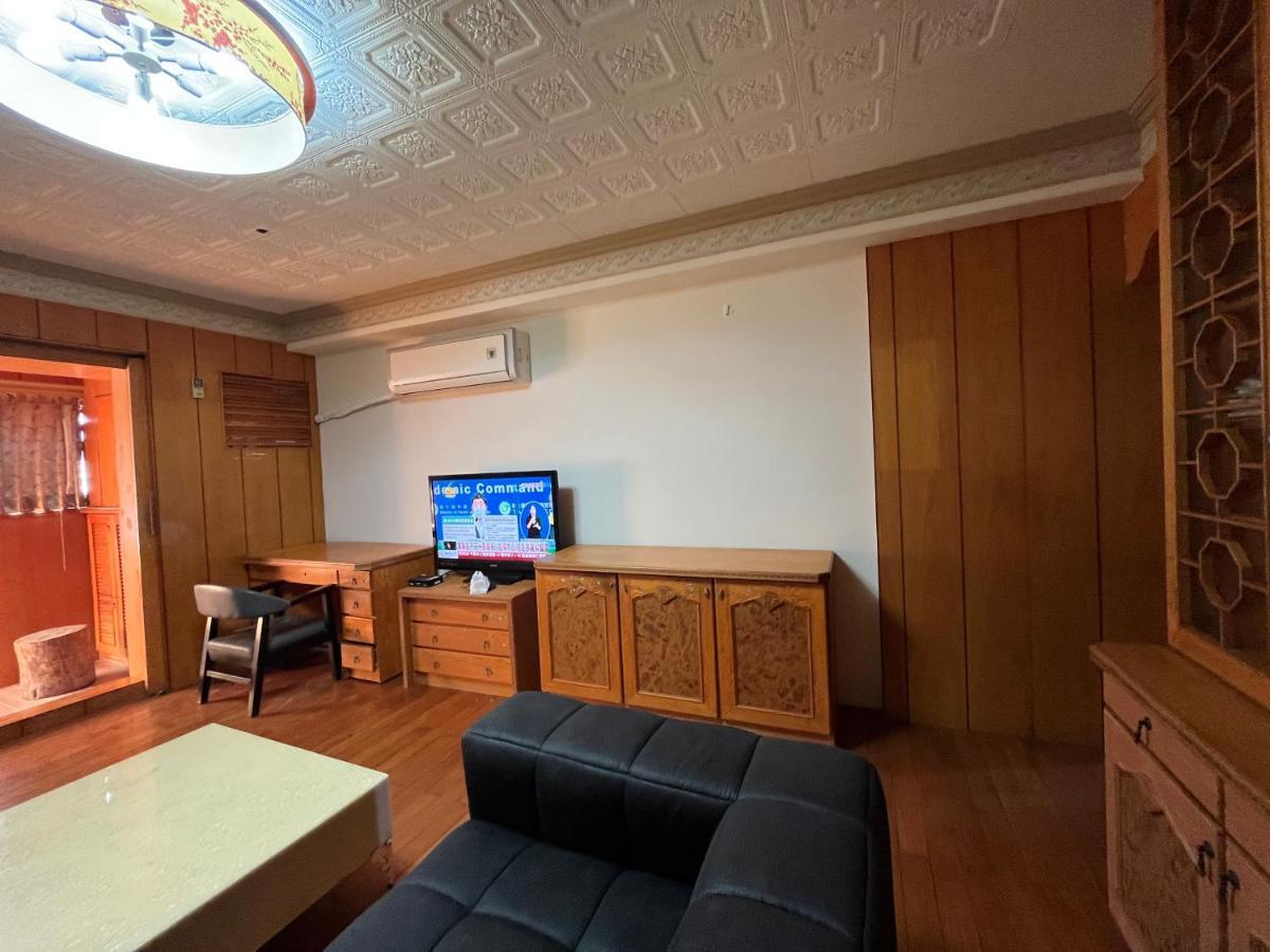 Love Feng Jia Apartment Hotel Taichung Luaran gambar