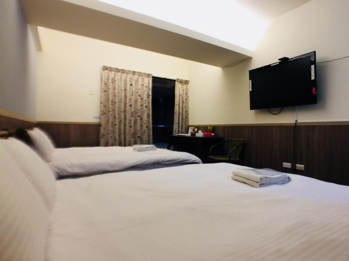Love Feng Jia Apartment Hotel Taichung Luaran gambar