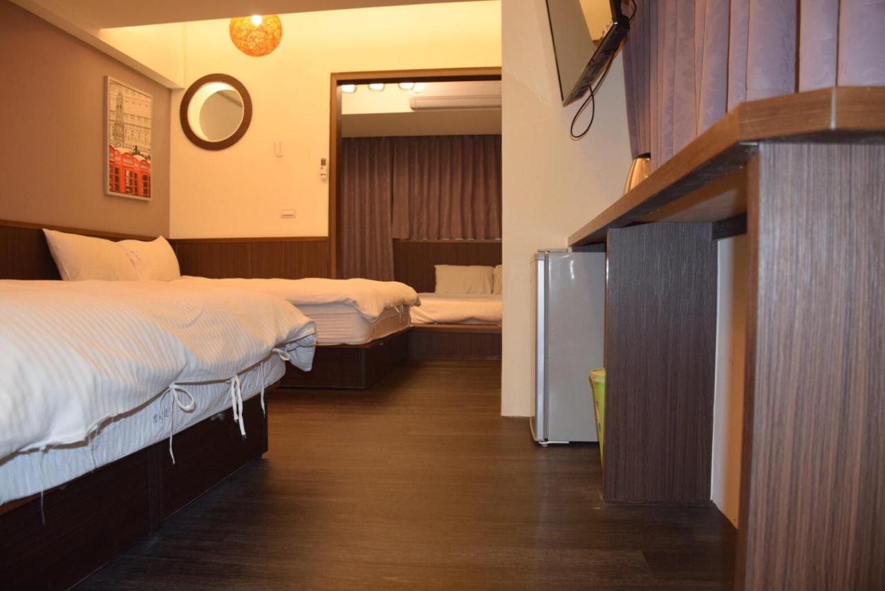 Love Feng Jia Apartment Hotel Taichung Luaran gambar