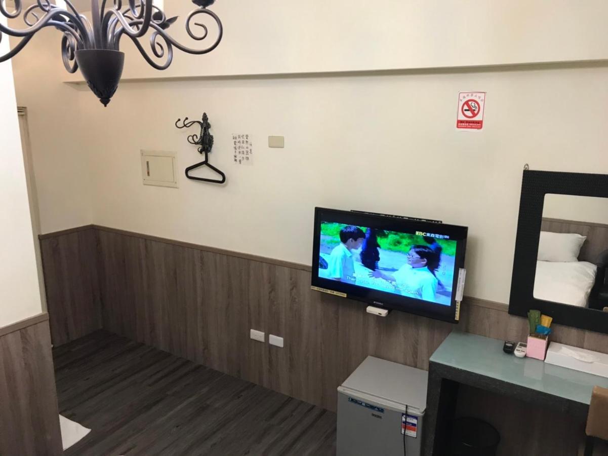 Love Feng Jia Apartment Hotel Taichung Luaran gambar
