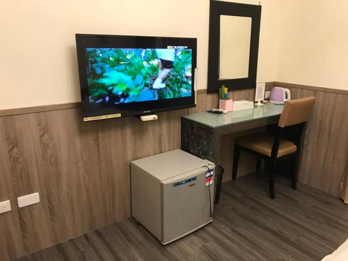 Love Feng Jia Apartment Hotel Taichung Luaran gambar